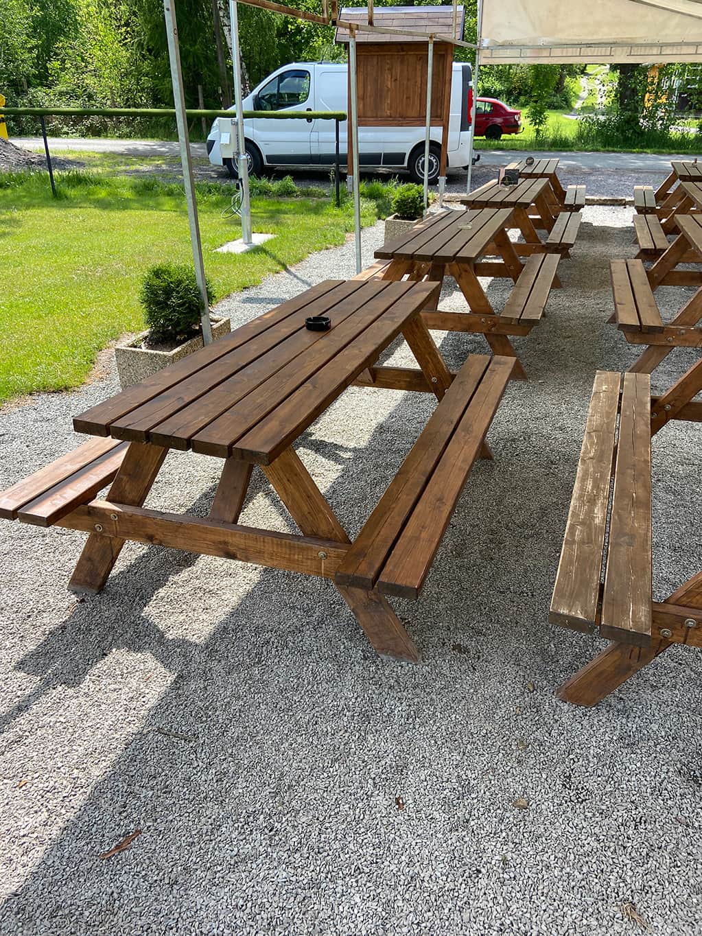 Pivní set na tábořišti Špinka - zahradní stůl s lavicemi z českého dřeva